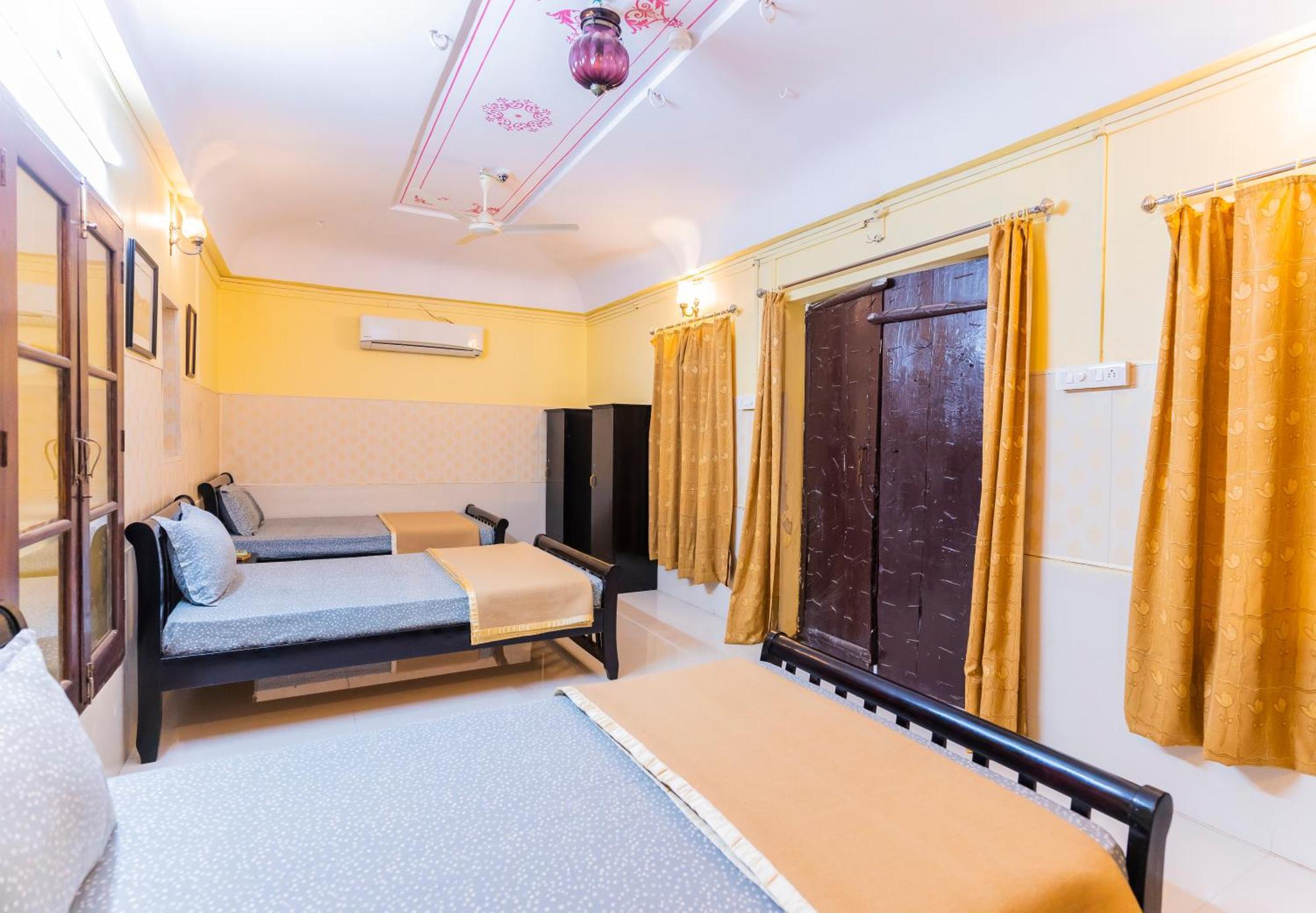 Kalyan Villa Homestay Ουνταϊπούρ Εξωτερικό φωτογραφία