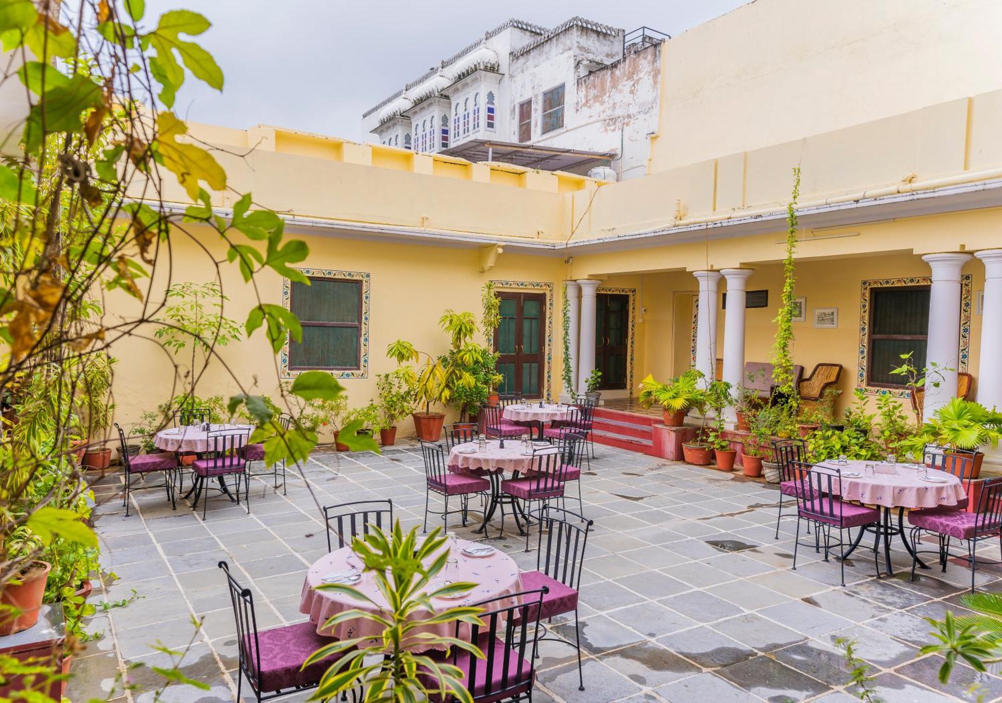 Kalyan Villa Homestay Ουνταϊπούρ Εξωτερικό φωτογραφία