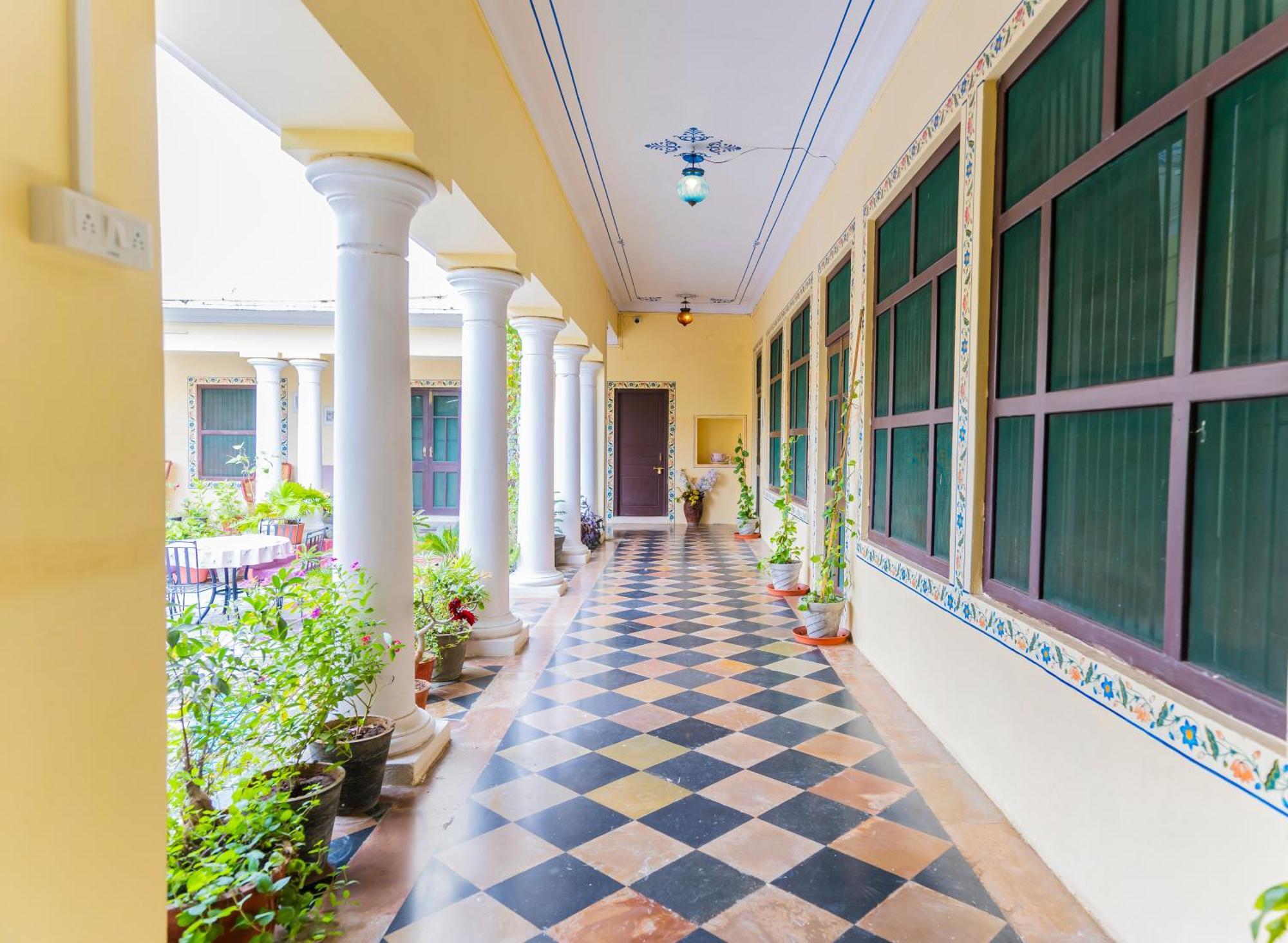 Kalyan Villa Homestay Ουνταϊπούρ Εξωτερικό φωτογραφία