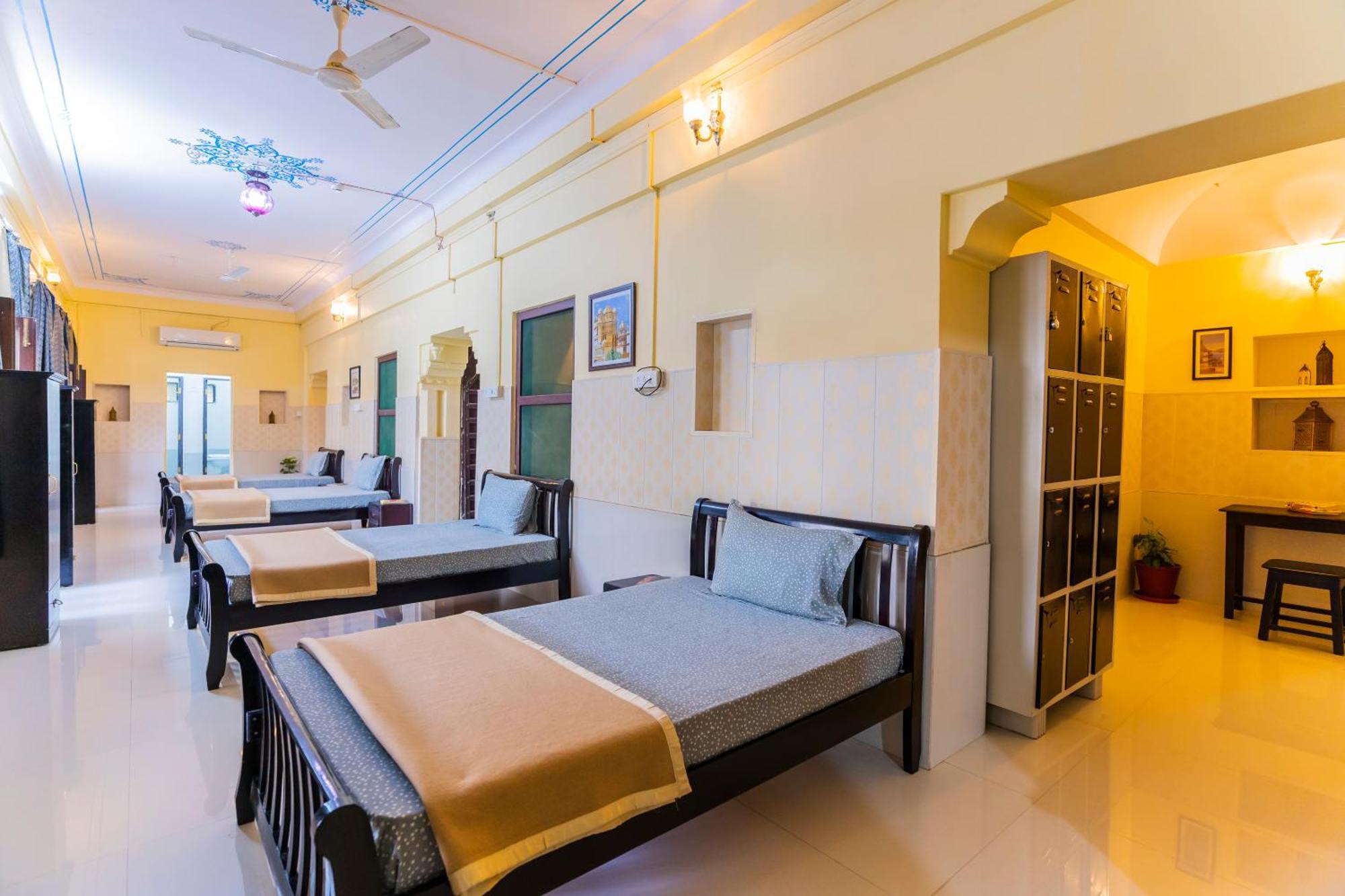 Kalyan Villa Homestay Ουνταϊπούρ Εξωτερικό φωτογραφία