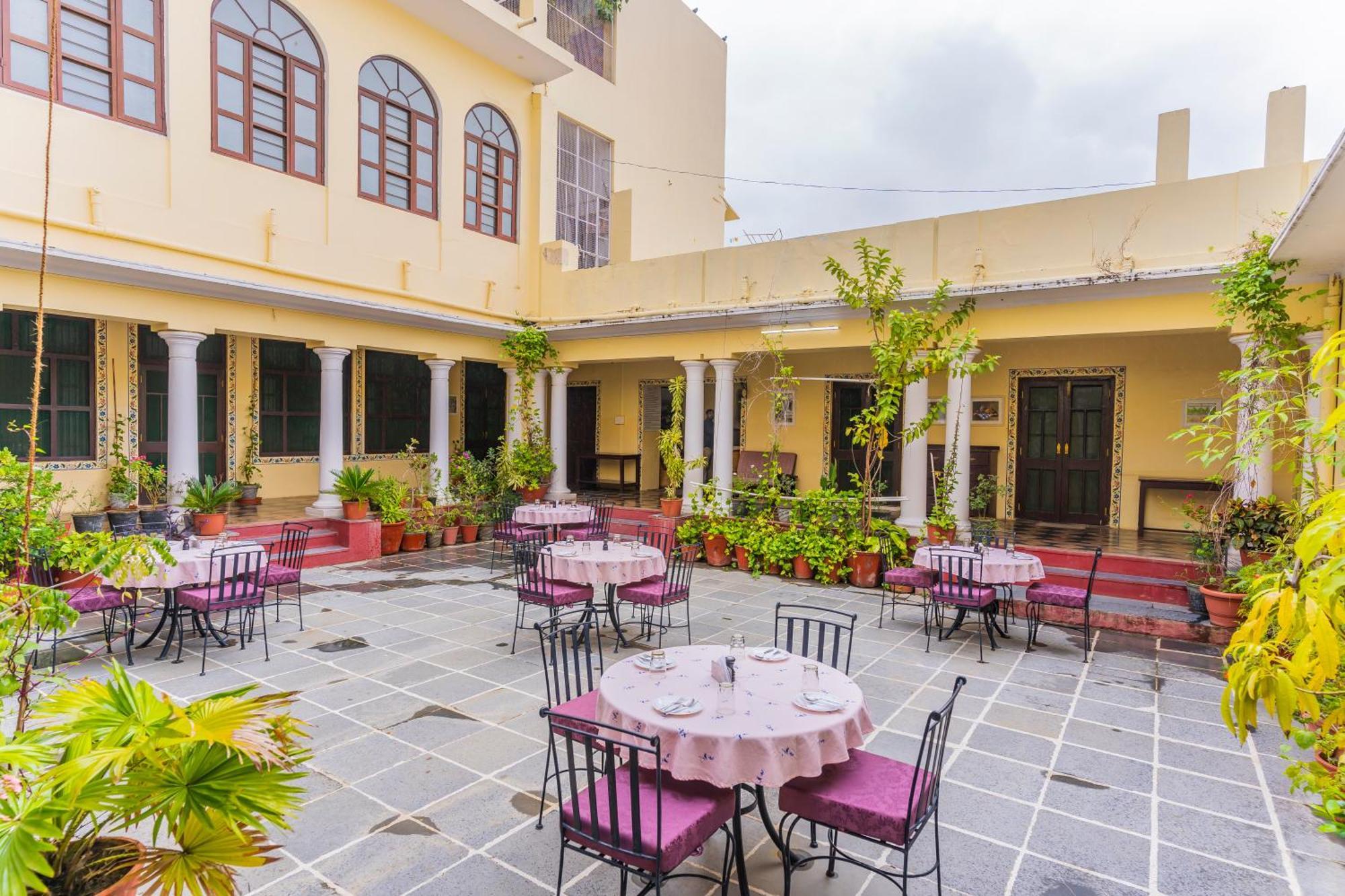 Kalyan Villa Homestay Ουνταϊπούρ Εξωτερικό φωτογραφία