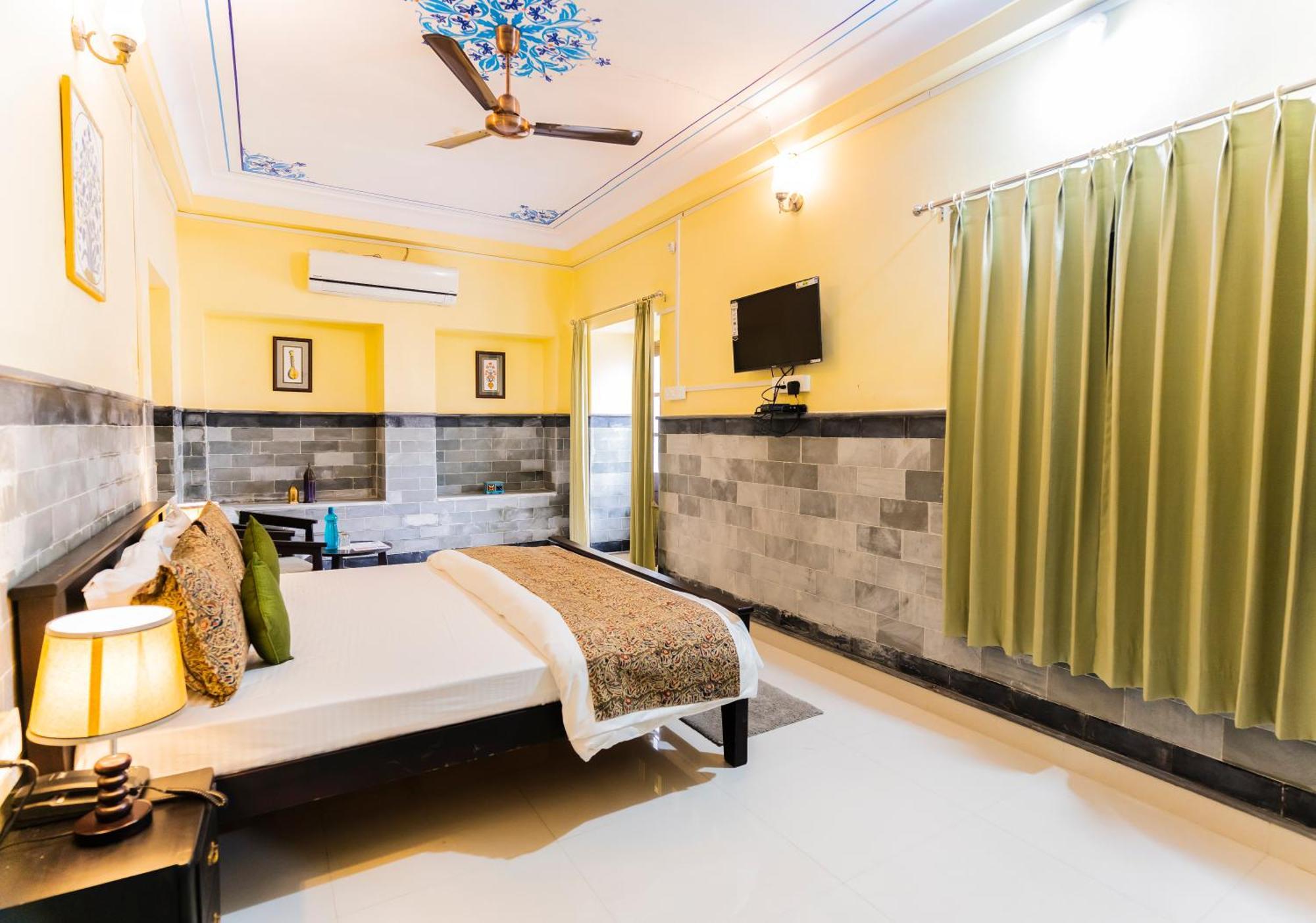 Kalyan Villa Homestay Ουνταϊπούρ Εξωτερικό φωτογραφία