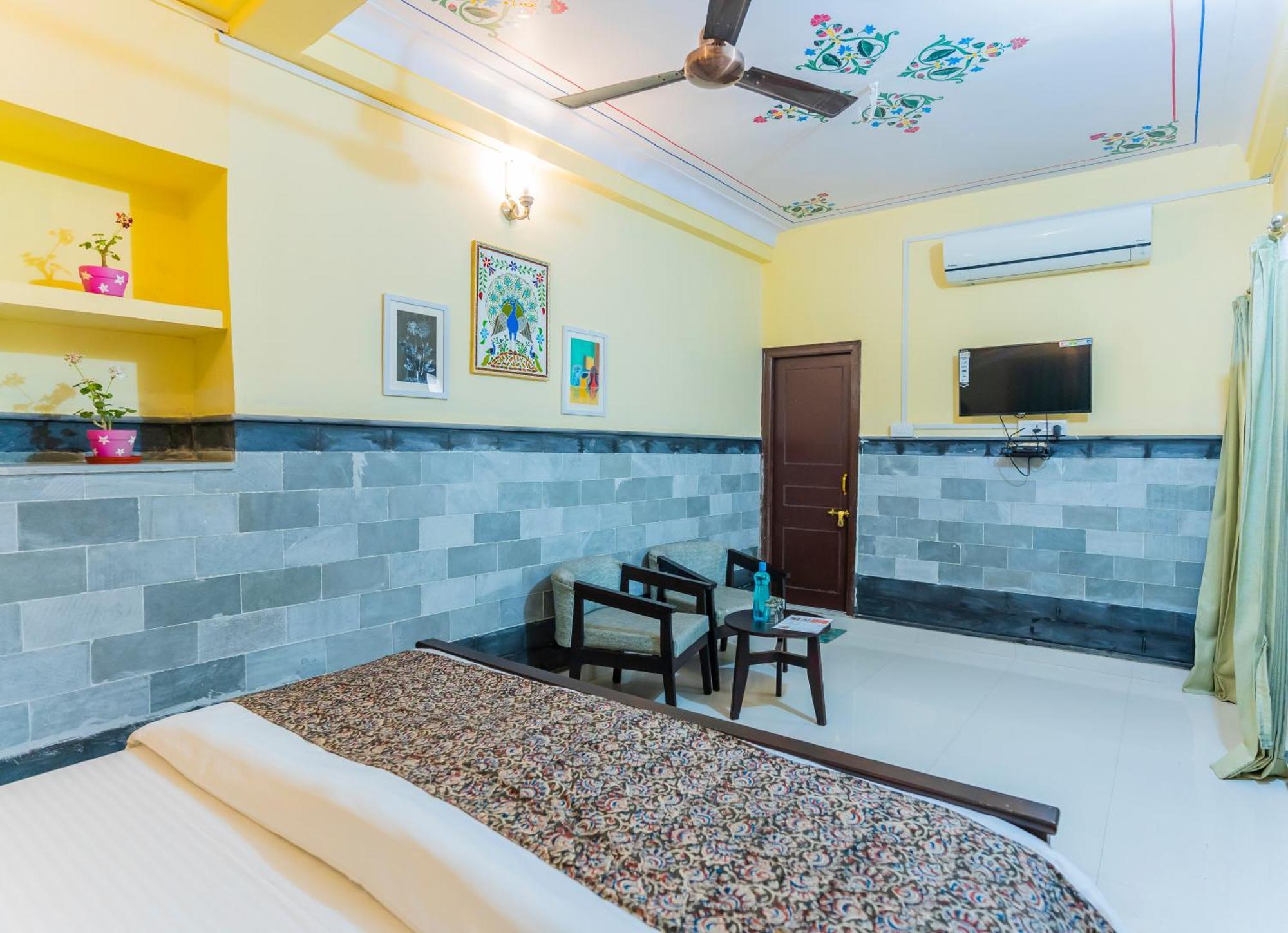 Kalyan Villa Homestay Ουνταϊπούρ Εξωτερικό φωτογραφία